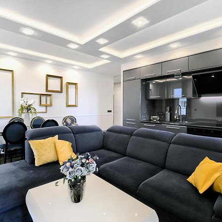 About Art Apartments - Sikorskiego Βρότσλαβ Εξωτερικό φωτογραφία